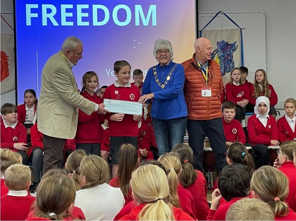 Euxton Parish Council members presented our school with a £5000 cheque this morning. 🤗 We won the Euxton Schools' Eco Challenge - we can't wait to get on with our garden project! Well done to the Green Team for their successful bid. 👏👏♻️