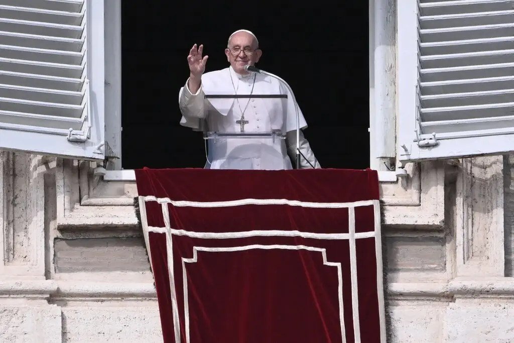 VATICAN-TRANSGENDER CAN BE BAPTIZED
In a document approved by #PopeFrancis,#Vatican declared #TransgenderCatholic can be baptized,become #GodParents&amp;be witnesses at #CatholicWeddings,a notable shift in tone following years of statements made by both #PopeFrancis&amp; #PopeBenedictXVI
