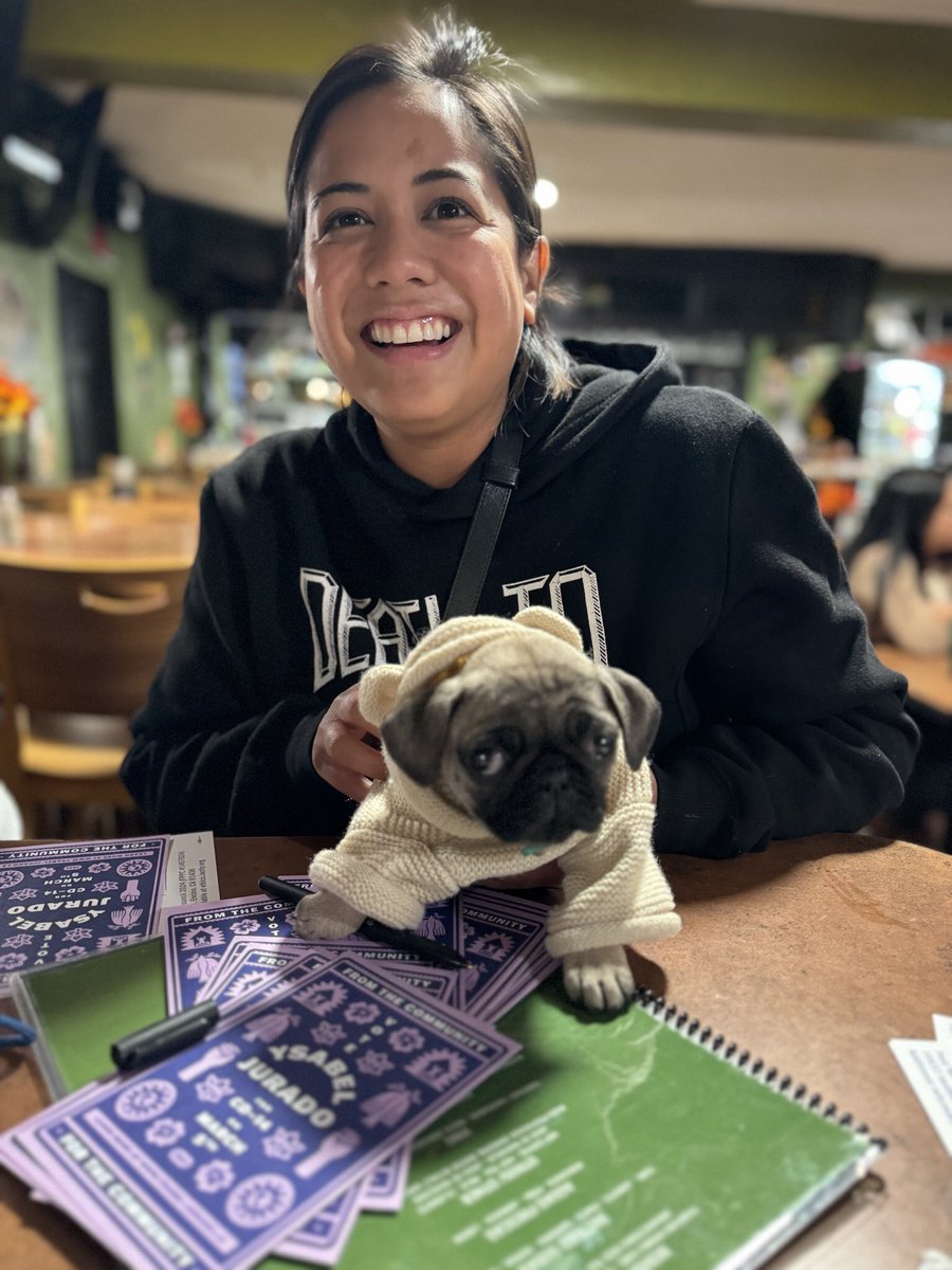 Postcards and pugs: just another Thursday night! 🐾 Join us for the next postcard party: bit.ly/cd14volunteer

Pawlidarity forever! ✊🏽🐶