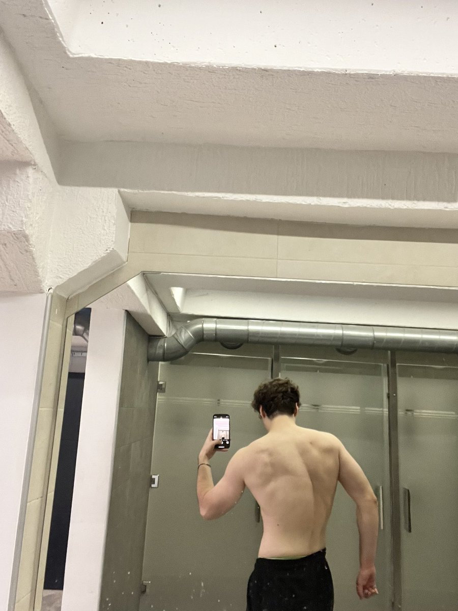 QueasyIRL tweet media