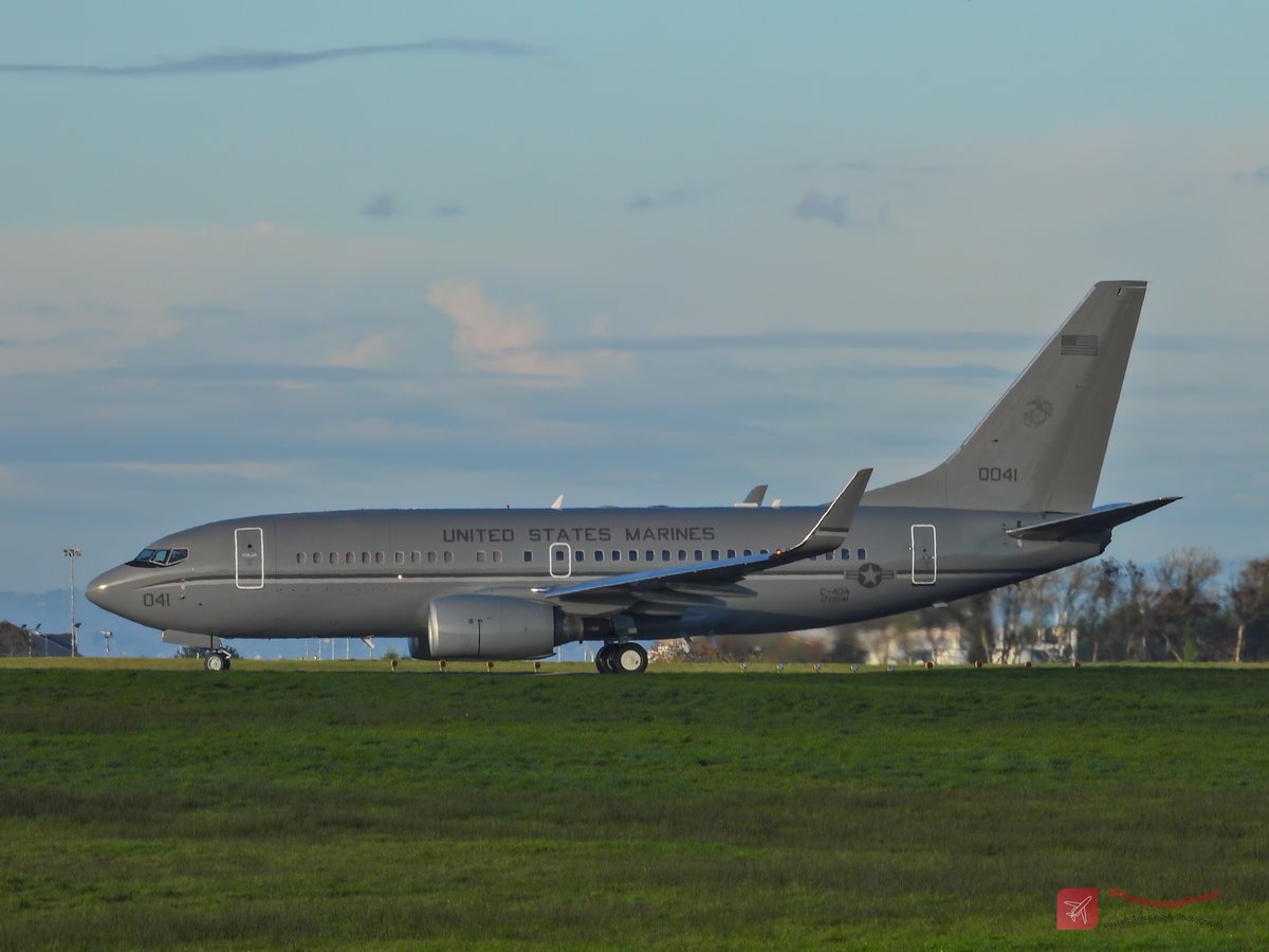 TheSnoopySnoop's tweet photo. I can't tell you how chuffed I was to see & catch this today. It's been almost legendary since coming in to service
USMC C-40A Clipper 170041 #AE7457 from VMR-1 'Roadrunners' as #CNV4857 lining up for departure to Chania from Belfast this morning
#avgeek #planespotting #USMC https://t.co/bBpgLgyTLv
