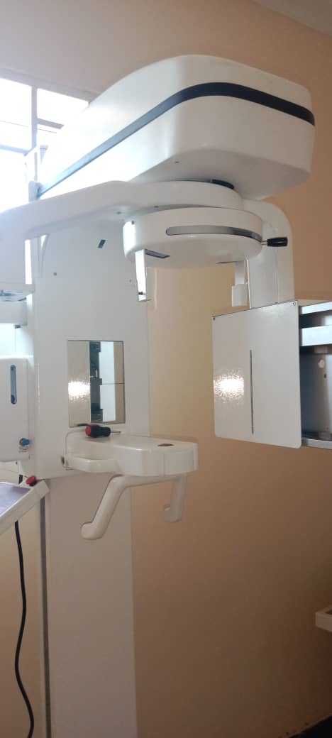 bnzobo's tweet photo. Orthopantomograph (OPG) imefungwa Mwezi OKTOBA, 2023 Hospitali ya Wilaya Mbarali. Kila Hospitali ya Wilaya ambayo itakuwa na DENTAL SURGEON (DDS), Wizara ya Afya itaratibu ununuzi na ufungwaji wa OPG ili DDS afanye matibabu ya Kinywa na Meno yenye ubora wa hali ya juu https://t.co/n9LxsCvYJq