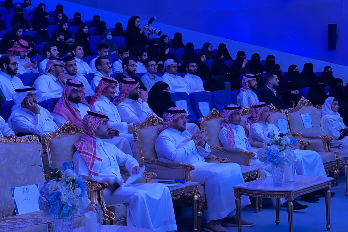 بفضل الله، نظم قسم المحاسبة بالتعاون مع لجنة المحاسبة معرض اليوم العالمي للمحاسبة يوم أمس والذي تم تنظيمه للاحتفاء باليوم العالمي للمحاسبة ✨ 
وقد حظي المعرض بحضور مجموعة من الخبراء المتخصصين في هذا المجال، الذين شاركوا خبراتهم العلمية والعملية القيمة في مجال المحاسبة 🌟