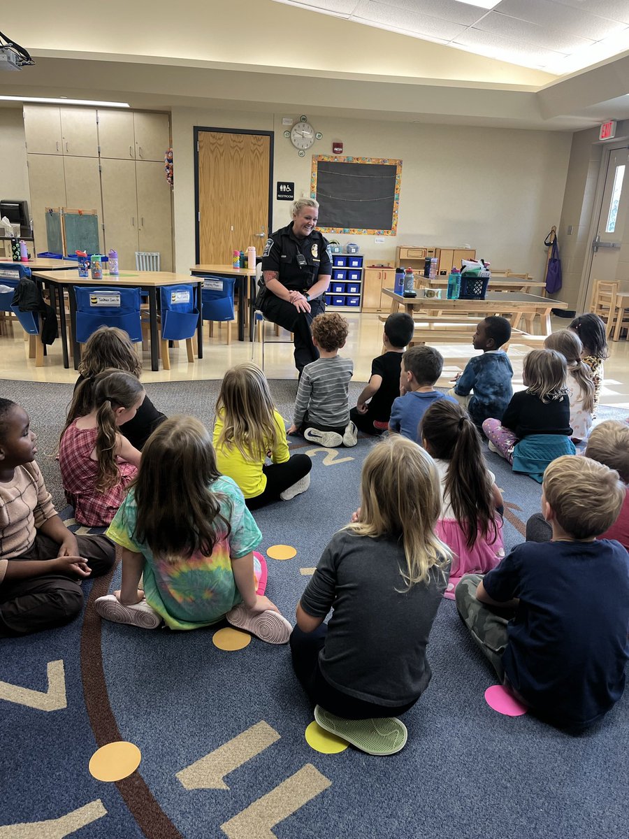 MrsElmoreSCE's tweet photo. Thank you to some community helpers for visiting kindergarten! 
Mr. Henry- Wayne township Fire Department
Ms Danielle- Pediatric Nurse at Riley 
Officer Alicia- FPD SRO 
Ms. Julia-Nurse supervisor 

We loved seeing parts of their uniforms and tools for their jobs! https://t.co/WpI5cBFAjq