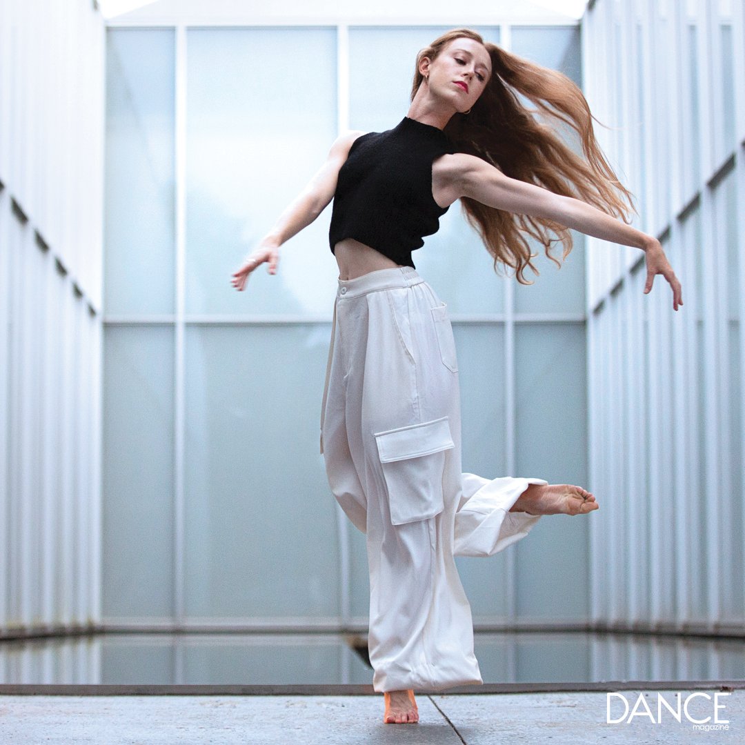 Dance_Magazine's tweet photo. #PlacesPlease: Carolina Ballet’s SarahAnne Perel is pursuing a career without limits. Learn about her path to professional ballet, Duke University degree, and more: https://t.co/QyyaOHXTVL
Photos by Yevgeny Shlapko for Dance Magazine.
#ballet #dancer https://t.co/ar4k5nUsgh