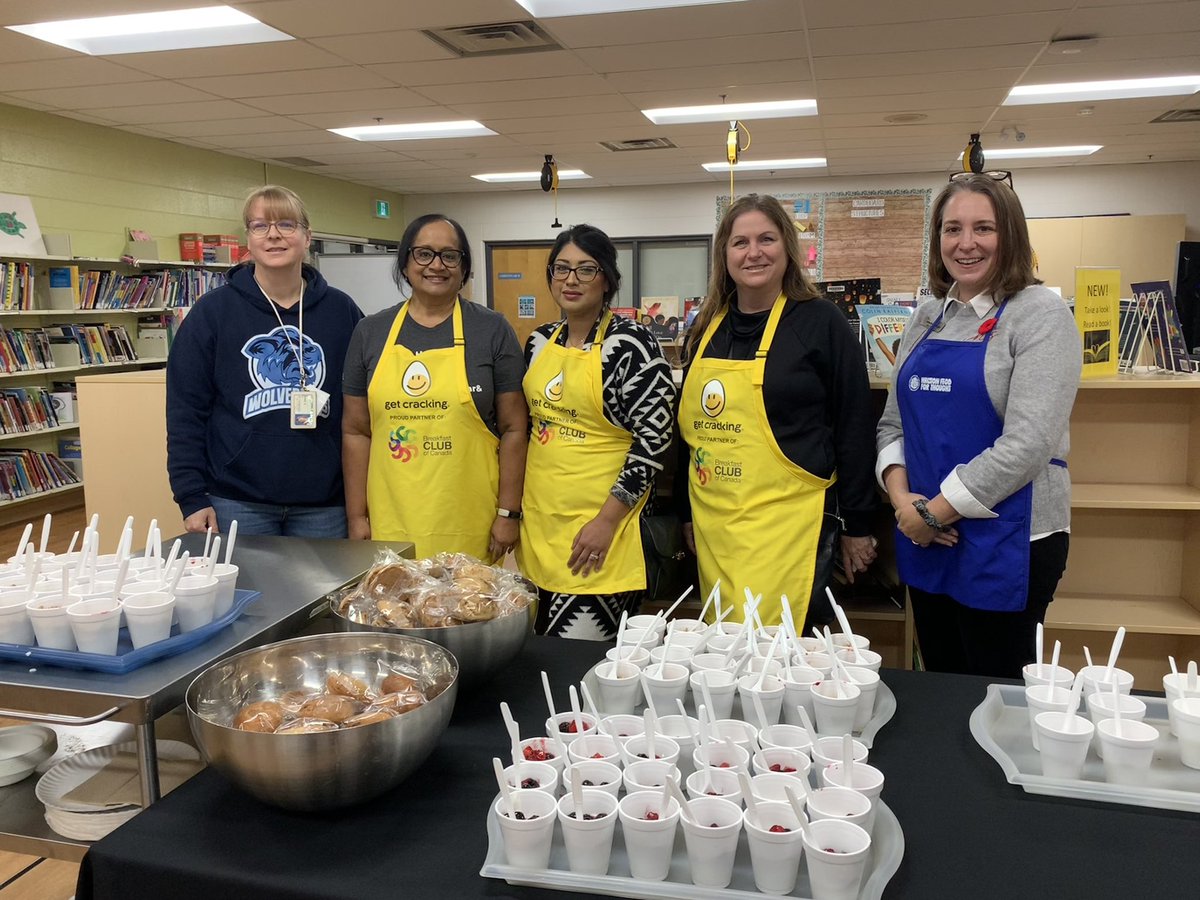 centralwestsnp's tweet photo. Thank you @HaltonFFT & the incredible folks @OLVMWolverines Student Nutrition Programs
for hosting @YMCAsofCandKW @BreakfastCanada & volunteers from Hickory Farms #HelloHickory #HealthyStudentsBrighterOntario #MissionStudentNutrition @StudentNutriON https://t.co/YgWX345lUZ