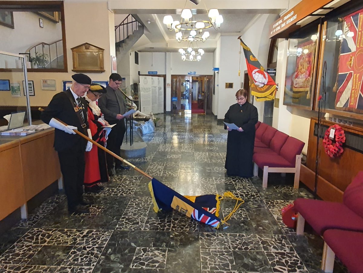 Honoured to lay 2 wreaths in the foyer of Bootle Town Hall for the Kings Regiment and the Roll of Honour on the lead up to Sefton’s Remembrance Sunday Events this weekend ⁦@seftoncouncil⁩