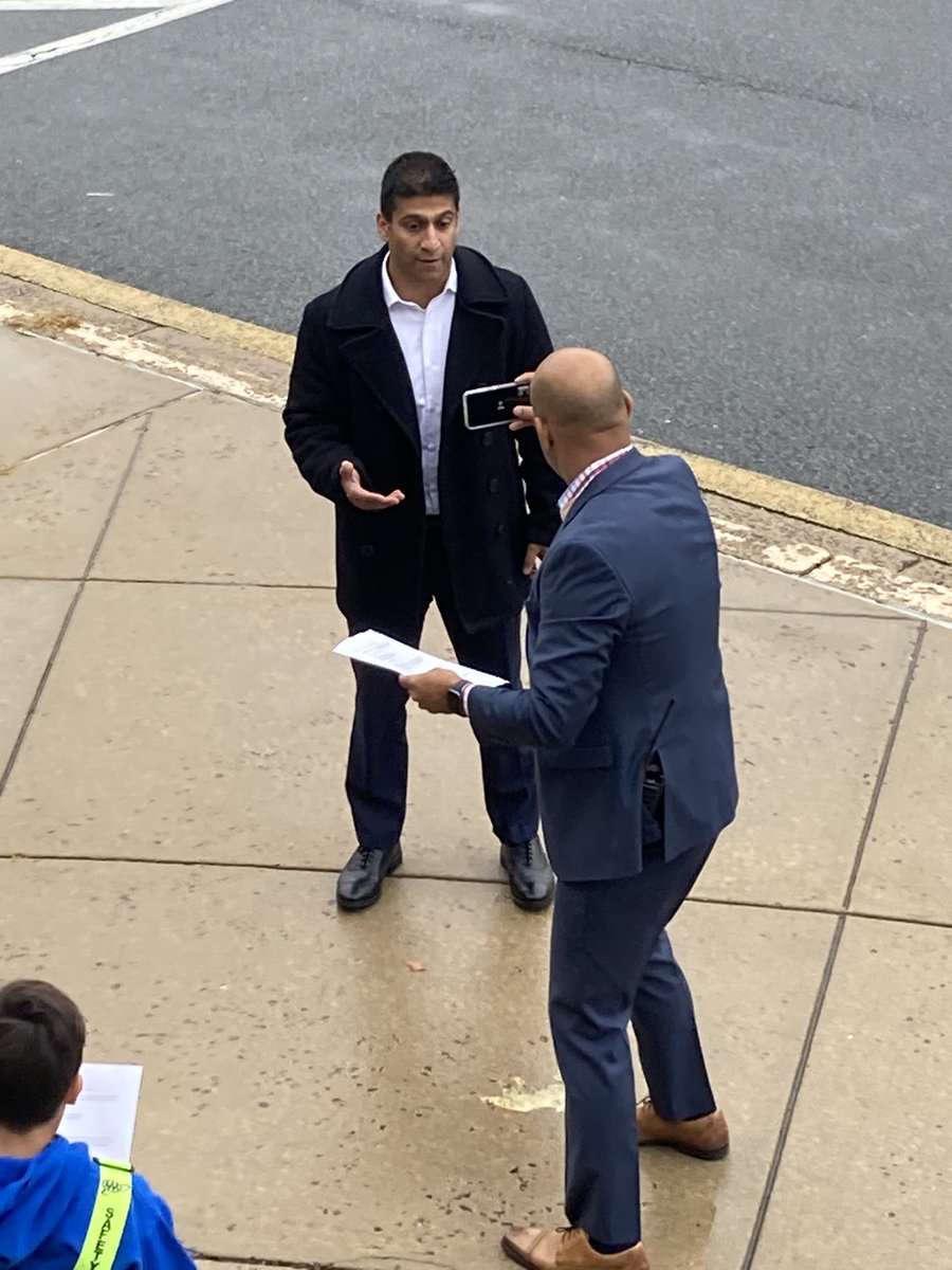 darnestownes's tweet photo. On this Veterans Day, we remember and thank the service of our Veterans. Thank you parent, Mr. Chowdhury, for your service and morning presentation. https://t.co/3b8uwtwO5P