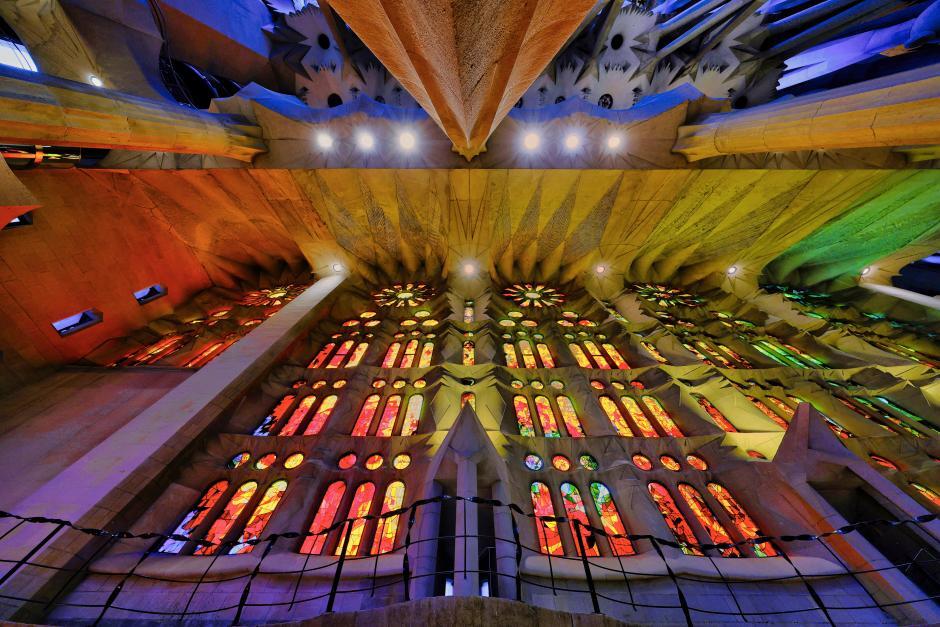 ✝ La Sagrada Familia, como nunca antes la habías visto

El templo eternamente inacabado celebra este domingo, 12 de noviembre, la inauguración y bendición de las torres de los evangelistas: eldbt.com/bvg2m1

✍ <a href="/claramglez/">Clara González</a>