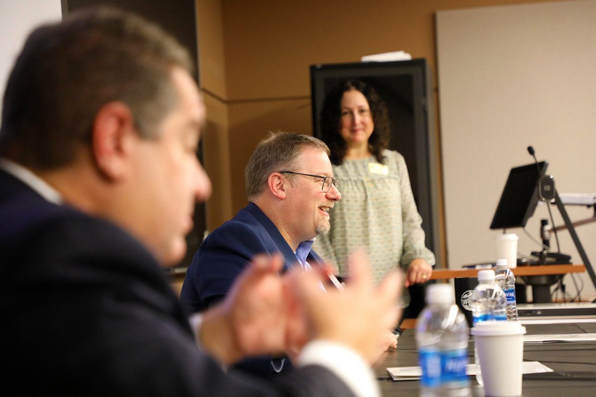 BloomsburgU's tweet image. Gain The Edge 👔👠💼🐾 #ZIPD #ProfessionalU #HuskyUnleashed #BloomOnward #business #conference #alumni

📷 ➡️ lnkd.in/e-HYURqX