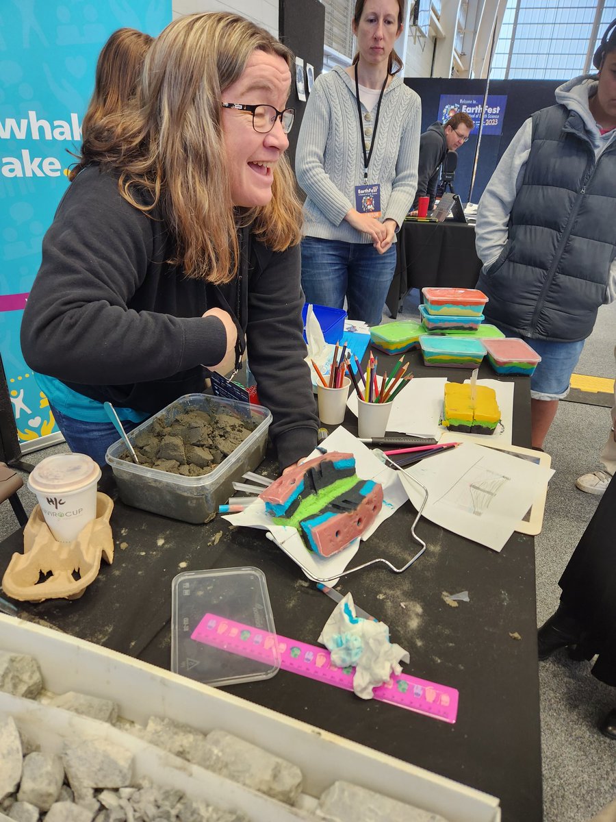 pollenkat's tweet image. @GeoscienceNZ Earthfest is on NOW! Free entry, come down to the Walter Nash Centre in Lower Hutt to experience fossil digging. Volcano demonstrations, tsunami generation &amp;amp; much more!