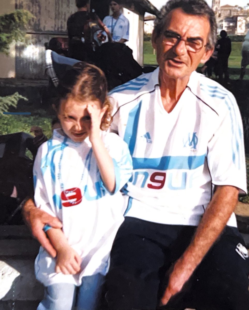 dras0x's tweet photo. Bonjour, mon grand père est décédé  au coup de sifflet final du match victorieux d'hier soir, ce serait le plus beau cadeau si je pouvais lui rendre hommage lors d'un prochain match au vélodrome...🥺🙏🏻

⚠️RT SVP ⚠️pour qu'il y ait un maximum de de visibilité
#TeamOM @OM_Officiel https://t.co/uFSXWSIQxX