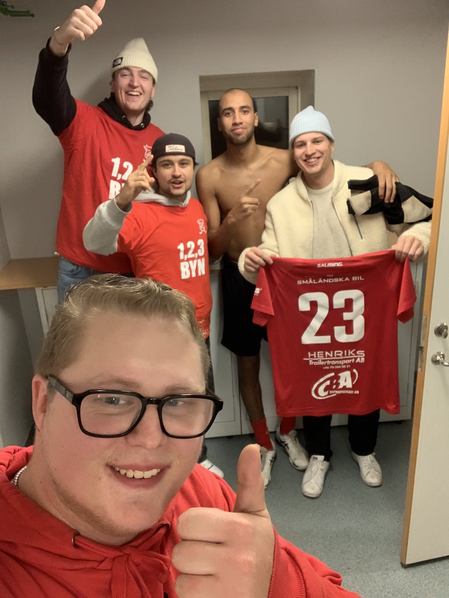 Det blev en viktig seger för Ingelstad i matchen mot Slätafly! Första vinsten i hemmaborgen inkasserades därmed kanske det nya golvet får vara kvar! Inte nog med det fick vi äntligen köpa våra supportertröjor nu gasar vi!❤️#123BYN #Div2 #IIbk