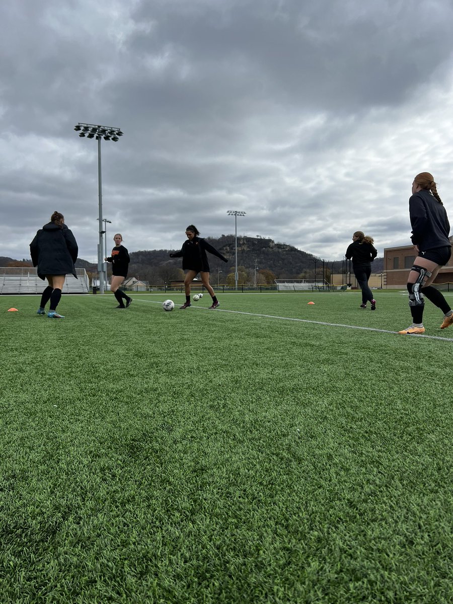 SimpsonWSOC's tweet photo. Pre-game session is in the books! Great energy and excitement as we prepared for tomorrow. We are ready to bring it! #RollStorm #ncaa https://t.co/89TQEwBPB7