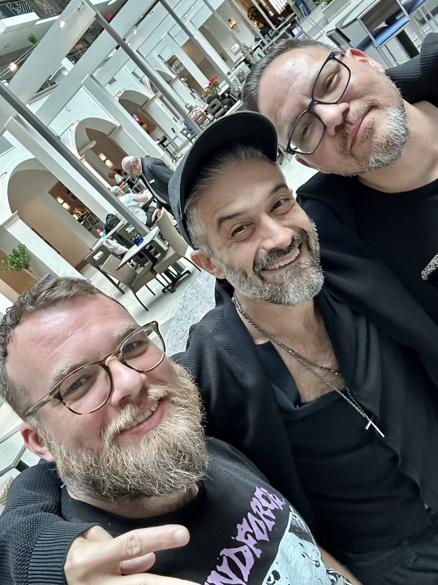 Guys… it happened. I’m not sure how but it happened. 

I think my podcast career has peaked. 

<a href="/glassjaw1993/">glassjaw</a> <a href="/DarylPalumboNY/">Daryl Palumbo</a>