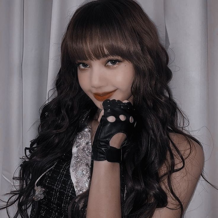 BLACK SWAN tweet media