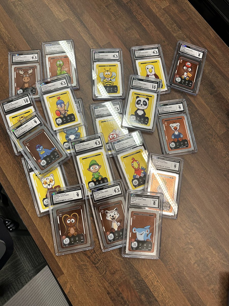 VeeFriends Cards tweet media