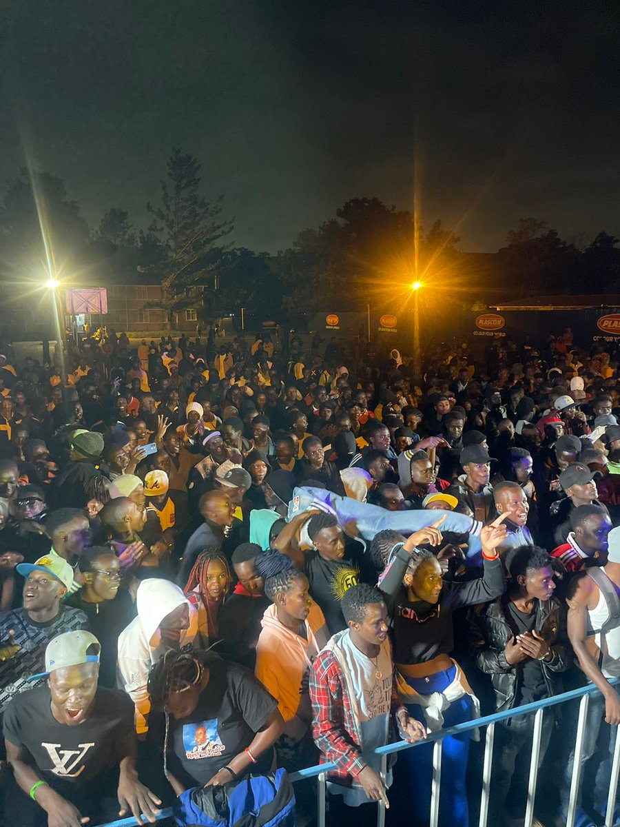 Radio47_Kenya's tweet photo. Painting @KenyattaUni with the gold colours of @captainmorgangoldke . @WillisRaburu @y_oungballer #CaptainMorganSpiceTakeover https://t.co/naYON3975k