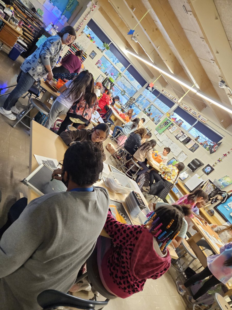 MrMinsley's tweet photo. Learning is extended for over 80 students at #WestZD6 on a Friday afternoon. Art Club and Discover Scouts help make West a community of learners! @JedwardsJoseph https://t.co/ZOcuujSMli