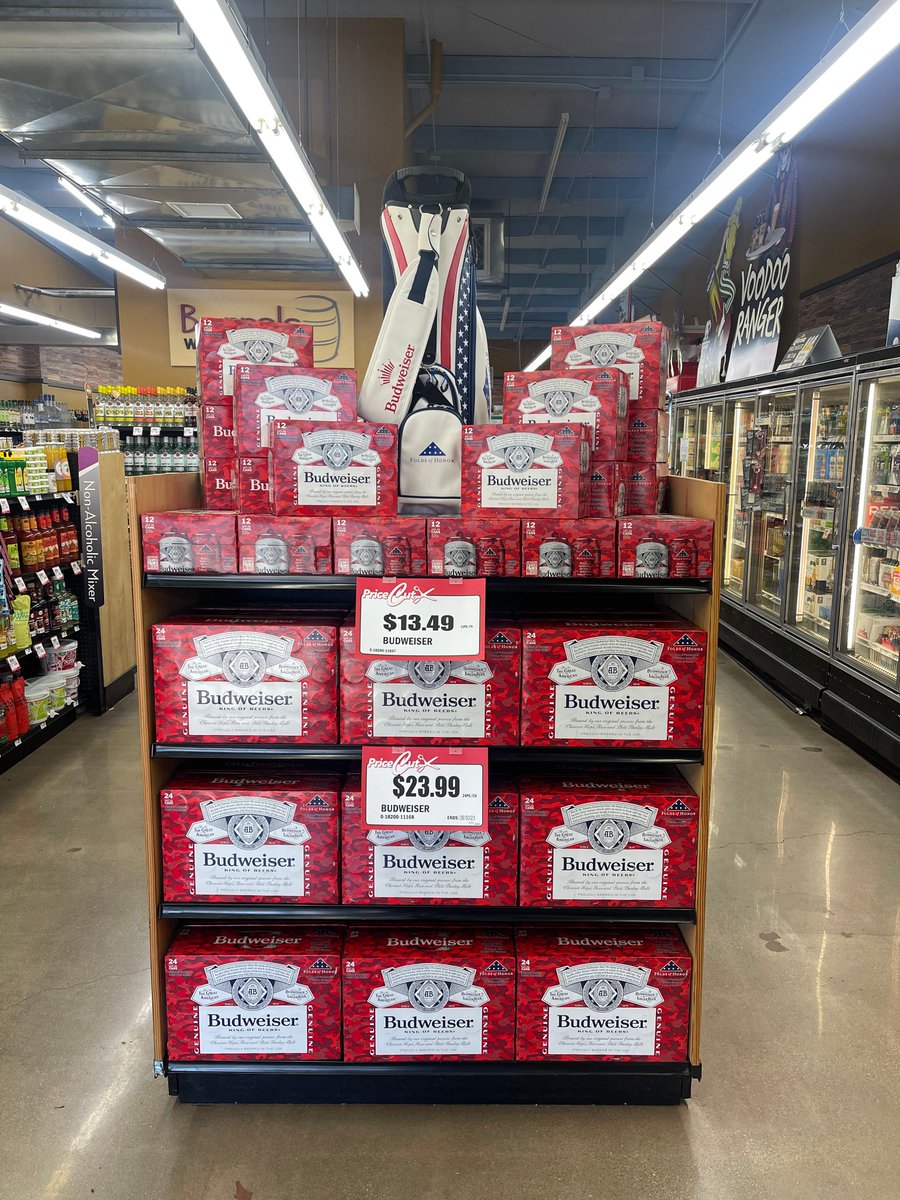 WilFischerSGF's tweet image. To our Veterans, Wil Fischer, thanks you for your sacrifices to help protect our country. If you see a Veteran today or any day, be sure to thank them for their service. 🍻🫡  #FoldsOfHonor #Budweiser #BudLight #ThisBudsForYou