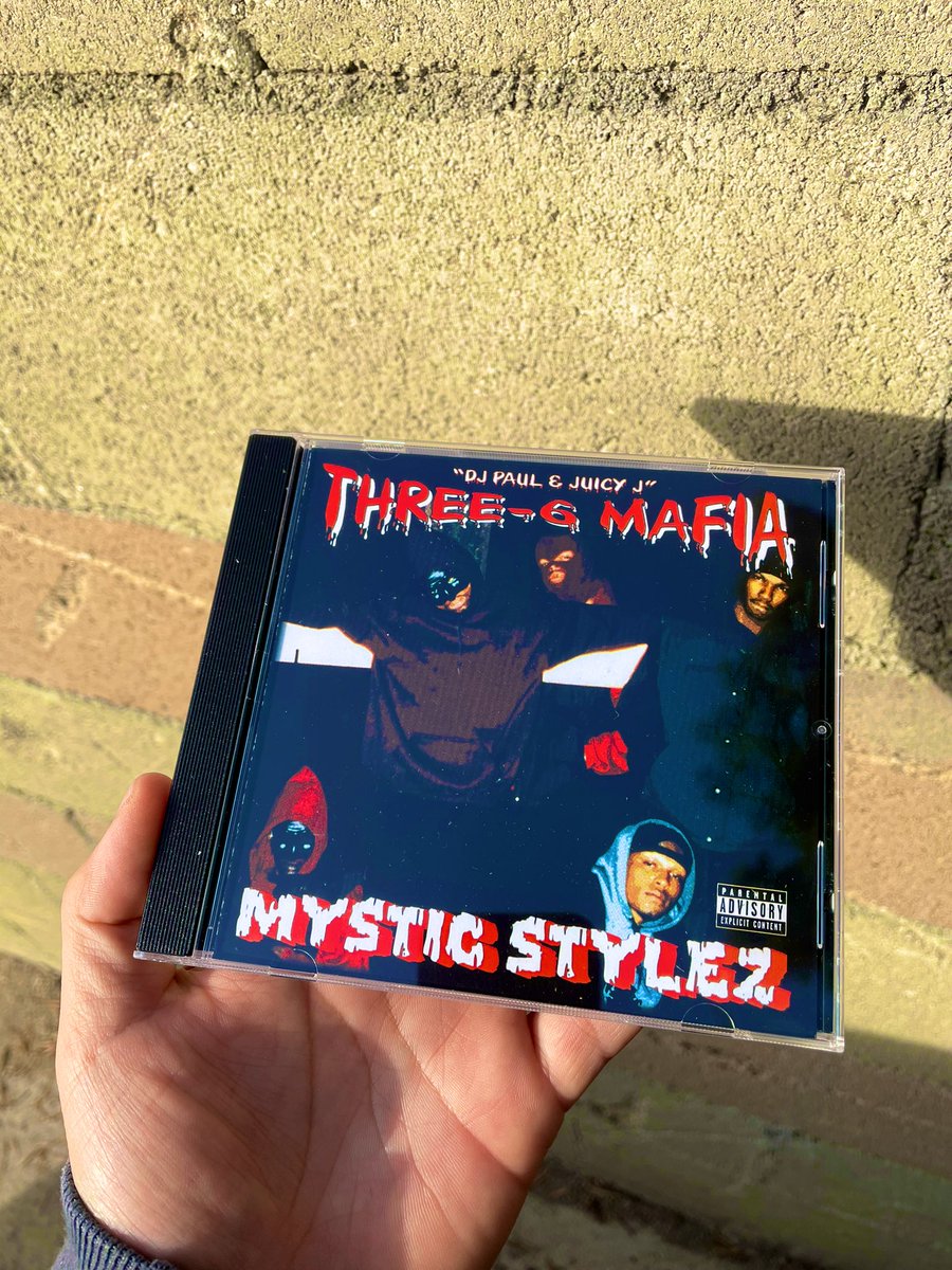nvrplainclothes's tweet photo. Mystic Stylez 

@DJPAULKOM x @therealjuicyj 

#RIPKOOPSTAKNICCA #RIPGANGSTABOO #RIPLORDINFAMOUS https://t.co/rQBmRlkRF1