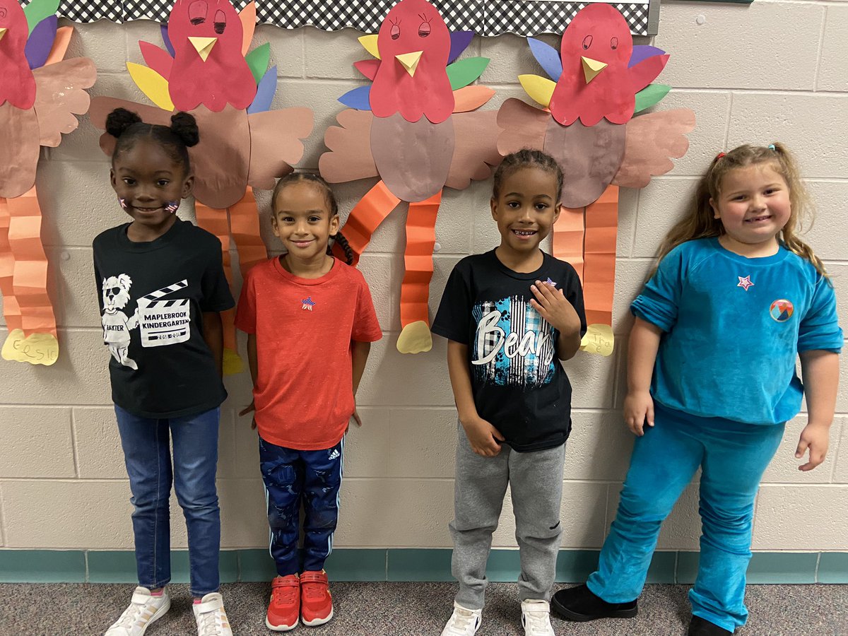 StaceyClancyMBE's tweet photo. We made turkeys that are even taller than us!! @HumbleISD_MBE #mbeisfamily #nextkidup https://t.co/qrpokjzXCe
