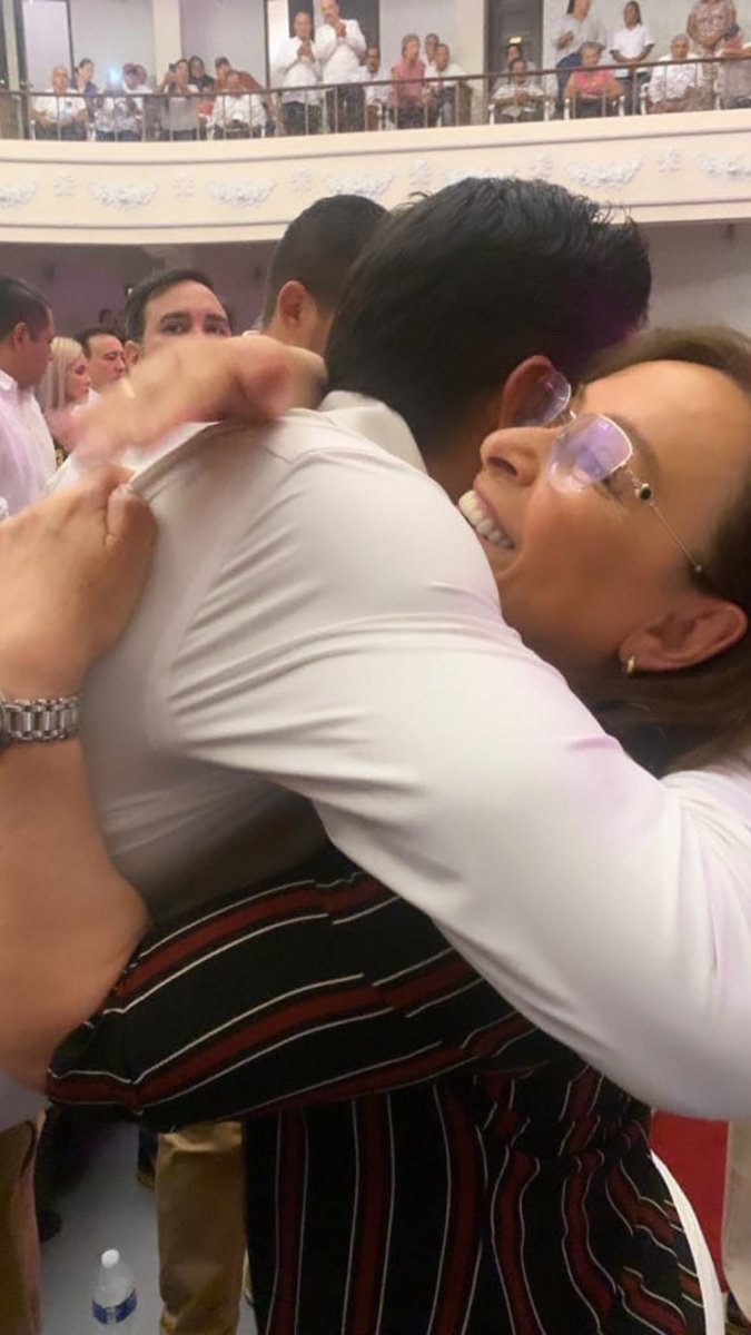 JavierHerreraMx's tweet photo. Lo dicho, las preferencias de los veracruzanos están claras desde hace tiempo, y hoy con el voto de Morena, no hay más: @rocionahle es quien coordinará los trabajos en defensa de la 4T en Veracruz. 

Estamos muy felices, ¡enhorabuena! https://t.co/2TTgLCnoK8