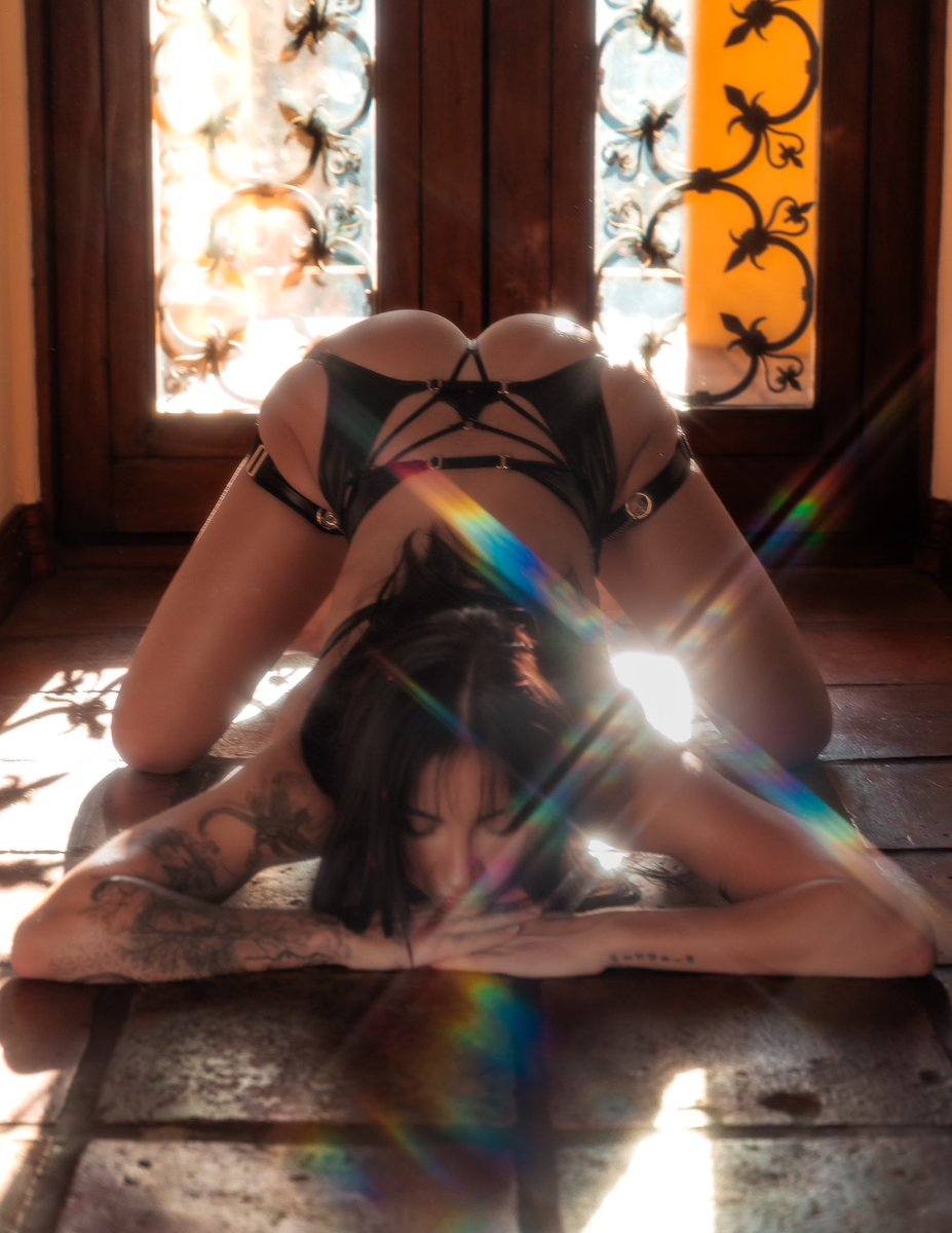 I love stretching 🥰 HBU ?