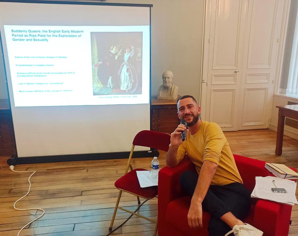 “#Shakespeare’s Guide to Dancing Queerly” Serving you #talkshow #realness during my paper today at the #DancingShakespeare conference at #LaSorbonne, #Paris! Thank you to all who attended & to Adeline Chevrier for organising such a fun and stimulating conference ❤️