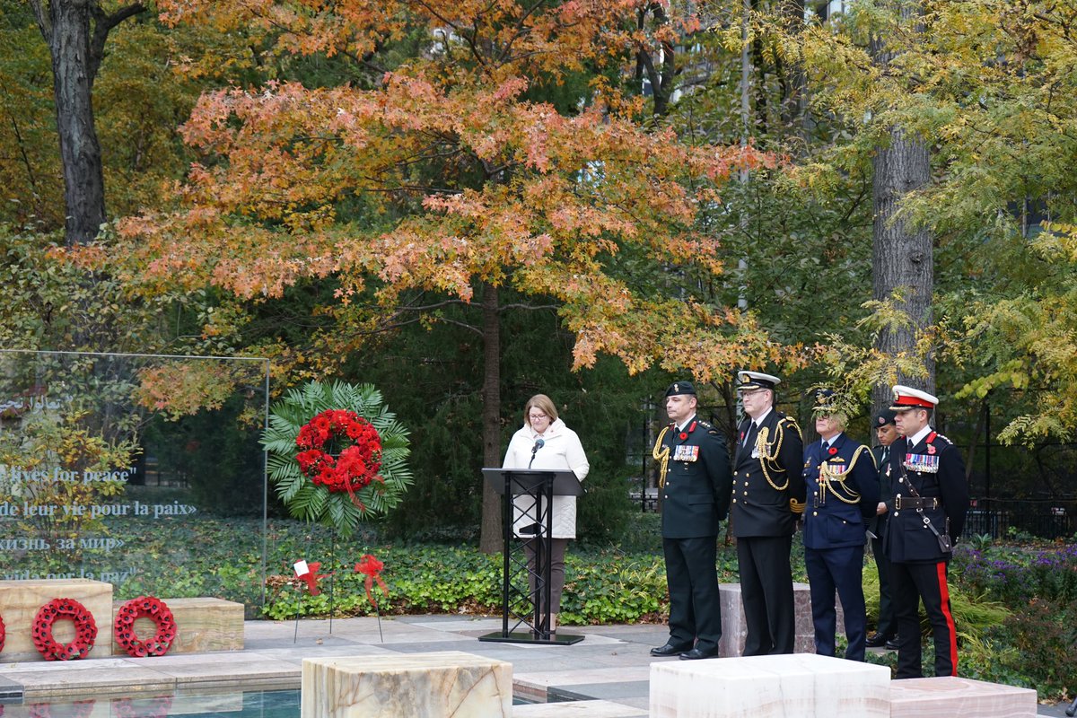 NZUN's tweet photo. 🇳🇿 joined🇦🇺🇨🇦🇬🇧 to honour those who have served, serving &amp; those who have given their lives in service.
In a world where conflicts still rage, we must continue to strive for peace &amp; partnership. Otherwise we squander the sacrifices made by those we commemorate today
#LestWeForget https://t.co/Fp135MHcSw