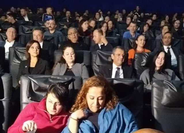 Bu akşam Genel Başkanımız Sayın <a href="/eczozgurozel/">Özgür Özel</a> ve Mamak örgütümüzle birlikte, Mustafa Kemal Atatürk'ün hayatını anlatan "Atatürk" filmini izledik. 

Ulu Önder’i bir kez daha, sonsuz bir minnet ve saygıyla anıyoruz.
#10Kasım