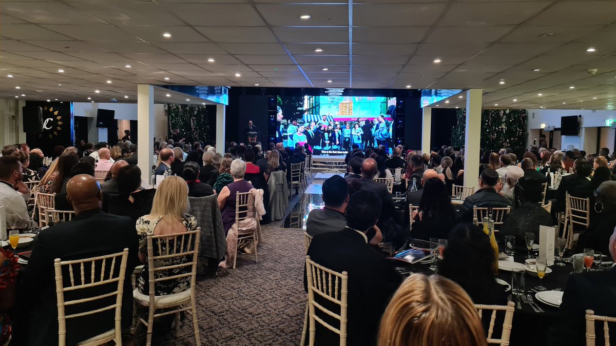 What an incredible night we are having at the #communityawards with @CILuton, catching up with colleagues and making new friends. We're so proud to be sponsors for this important event, celebrating the achievements of some wonderfully deserving people.
#values #community #Luton