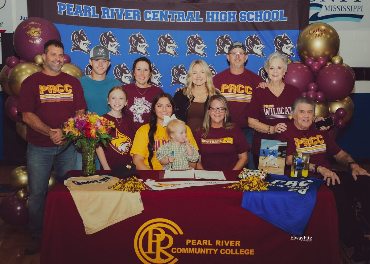 Caileypervel's tweet photo. Officially a wildcat!! 🐾❤️💛
@PearlRiverSB https://t.co/pPbUEz7G9q