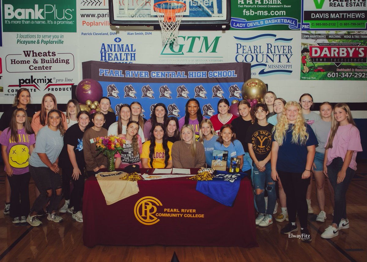 Caileypervel's tweet photo. Officially a wildcat!! 🐾❤️💛
@PearlRiverSB https://t.co/pPbUEz7G9q
