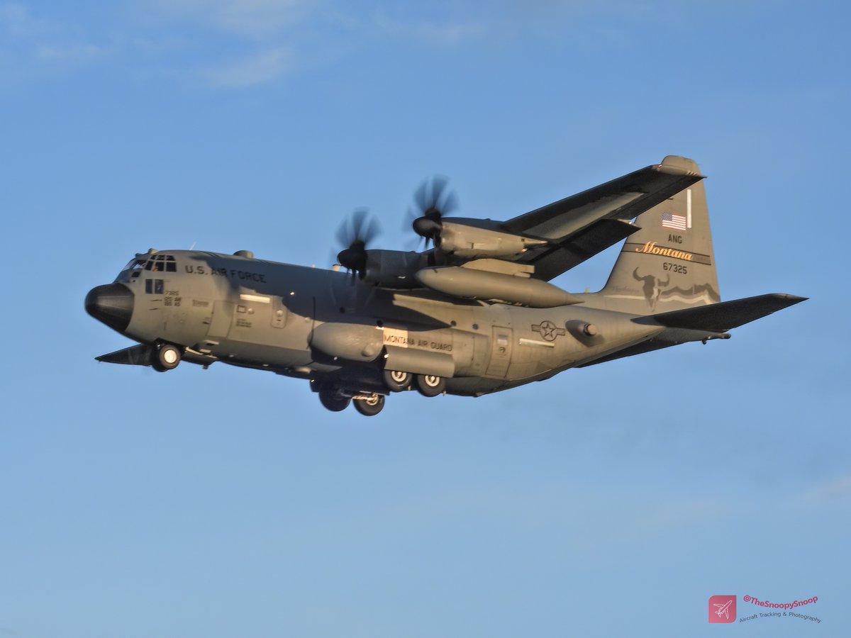 TheSnoopySnoop's tweet photo. I ❤️ the MT tail-art. Who doesn't?!

#RCH715 C-130H #ADFEA5 96-7325 from 186th AS, 120th AW Montana ANG, USAF

Landing Belfast this morning from Halifax

#avgeek #planespotting @GuardMontana #USAF https://t.co/3hQHPc3qi7