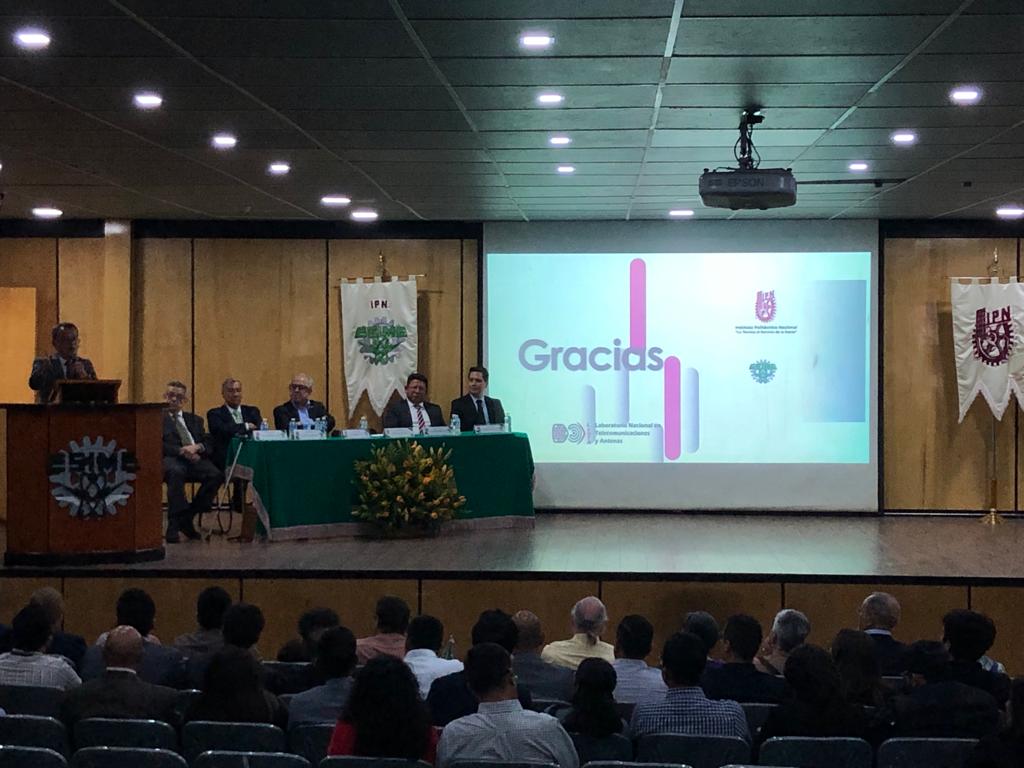 ipnmcit's tweet photo. 🔵 Hoy en la @ESIMEZ_OFICIAL se realizó un merecido homenaje al Dr. Jorge Roberto Sosa Pedroza por sus 50 años de trayectoria. El Dr. Sosa es fundador del @ipnmcit, profesor, investigador y Coordinador del Laboratorio Nacional en Telecomunicaciones y Antenas (LaNTA). 👏 https://t.co/XyGHIken1S