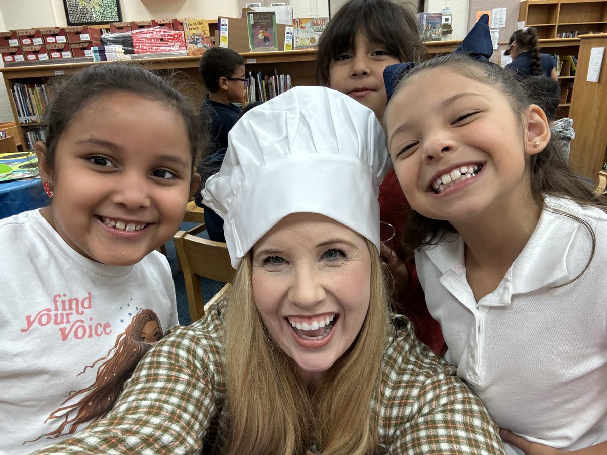 katy_anne_myers's tweet image. Absolutely love my job! 📚 Reading to kids, teaching the power of kindness, and witnessing their reflections - it doesn&apos;t get better than this. Grateful for the opportunity to inspire young minds every day. 💙 #PassionForTeaching #JoyfulEducator