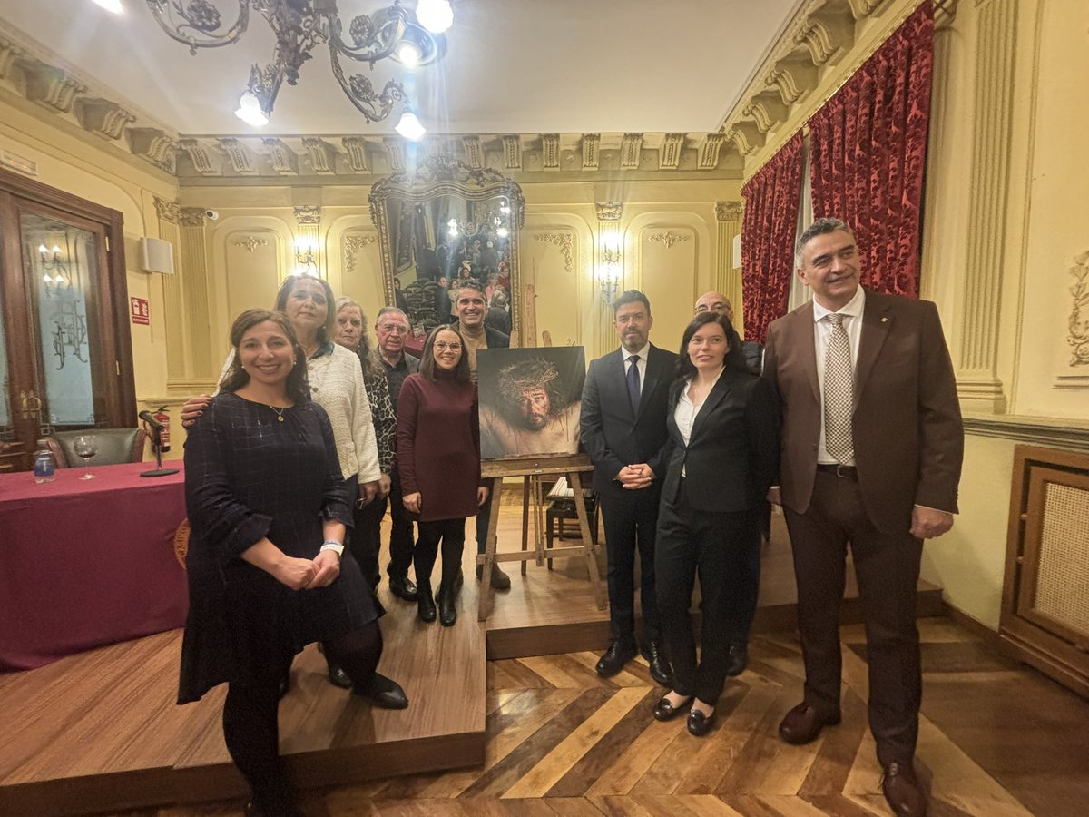 CPSS_Palencia's tweet photo. 𝐏𝐑𝐄𝐒𝐄𝐍𝐓𝐀𝐂𝐈Ó𝐍 𝐃𝐄𝐋 𝐂𝐀𝐑𝐓𝐄𝐋 𝐎𝐅𝐈𝐂𝐈𝐀𝐋 𝐃𝐄 𝐋𝐀 𝐒𝐄𝐌𝐀𝐍𝐀 𝐒𝐀𝐍𝐓𝐀 𝟐𝟎𝟐𝟒 | Durante la tarde de hoy, se ha presentado el que será el cartel oficial de la Semana Santa de Palencia del 2024 realizado por el pintor Palentino Antonio Guzmán Capel. https://t.co/ajtayicRRp