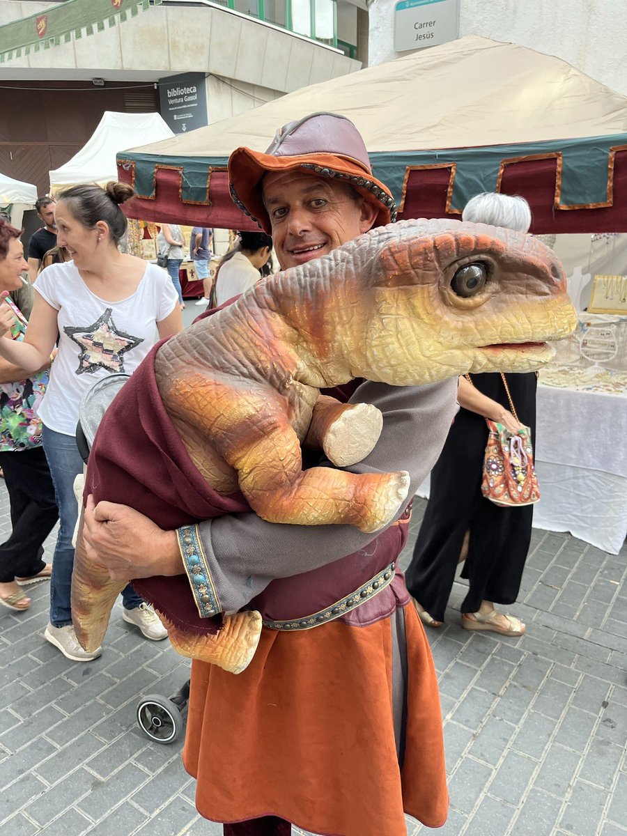 🎪✨ VIU LA MÀGIA DEL PASSAT al XVII Mercat Medieval de #Viladecans! ✨🎪

🗡️ Jocs i atraccions infantils:

⚔️ Campament Medieval:

🏰 Mercat Medieval i espectacles itinerants:

📆 Marca't a l'agenda:

Cap de setmana del 17 al 19 de novembre.

mercatmedieval.com