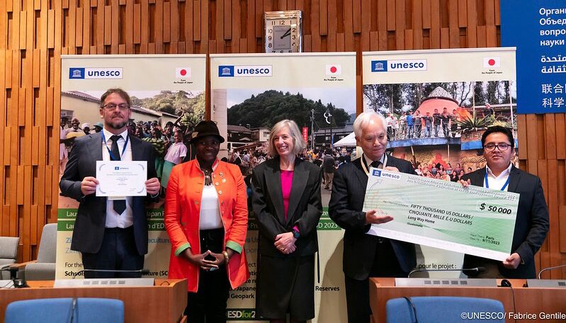 Inspired by the discussions on #GreeningEducation & the key role of #ESD. Congratulations to @SCOPEZIM 🇿🇼, @lwhome_org 🇬🇹 & @KanazawaUniv_O 🇯🇵, laureates of @UNESCO-#ESDPrize 2023! Thank you Princess Abze Djigma for chairing the jury, & to #Japan & #Norway for their support.