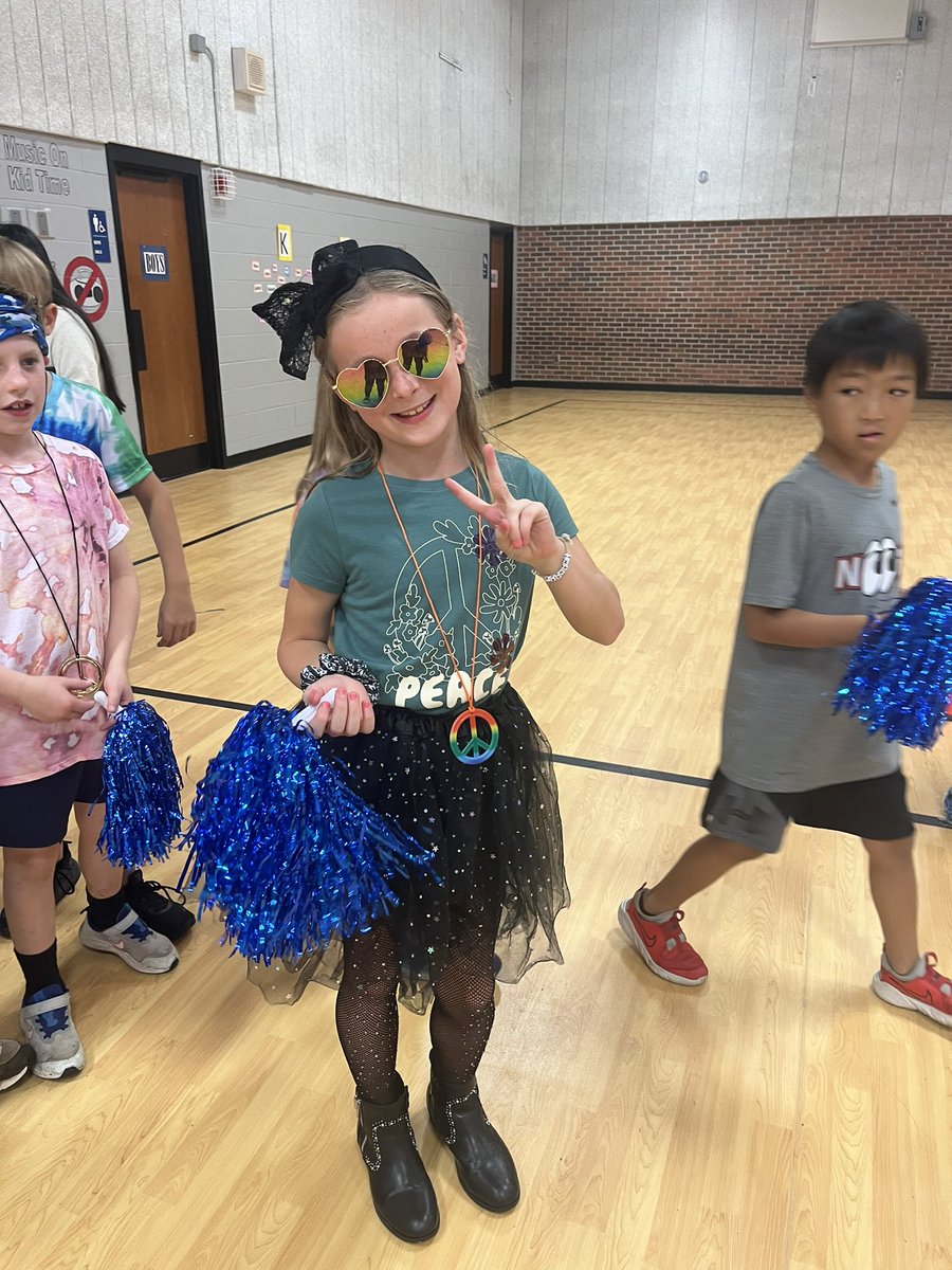 This year Mountain Park is celebrating 50 years of excellence in our community!  We had a 70s theme week complete with 70s candy, tunes, door decorating and 70s dress up day! Here’s to the next 50! #ShineOnMustangs <a href="/MPE_Principal22/">Ayo Richardson</a> <a href="/FultonZone5/">Angela Parham</a> <a href="/FultonCoSchools/">FultonCountySchools</a>