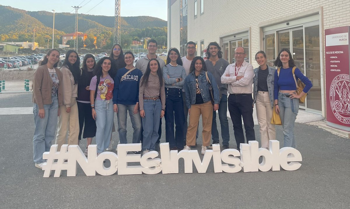 jaortegagarcia's tweet photo. Comienza Lab @umuestudios #Innovación con alumnos de medicina @demedi_um
👇
Contaminación y Salud Infantil: #NoEsInvisible
Han trabajado con sensores de contaminación (nitratos en alimentos, PM10, NOx, CO2…en aire) y aprendiendo a partir de preguntas clínicas. https://t.co/XT7HnPrqH5