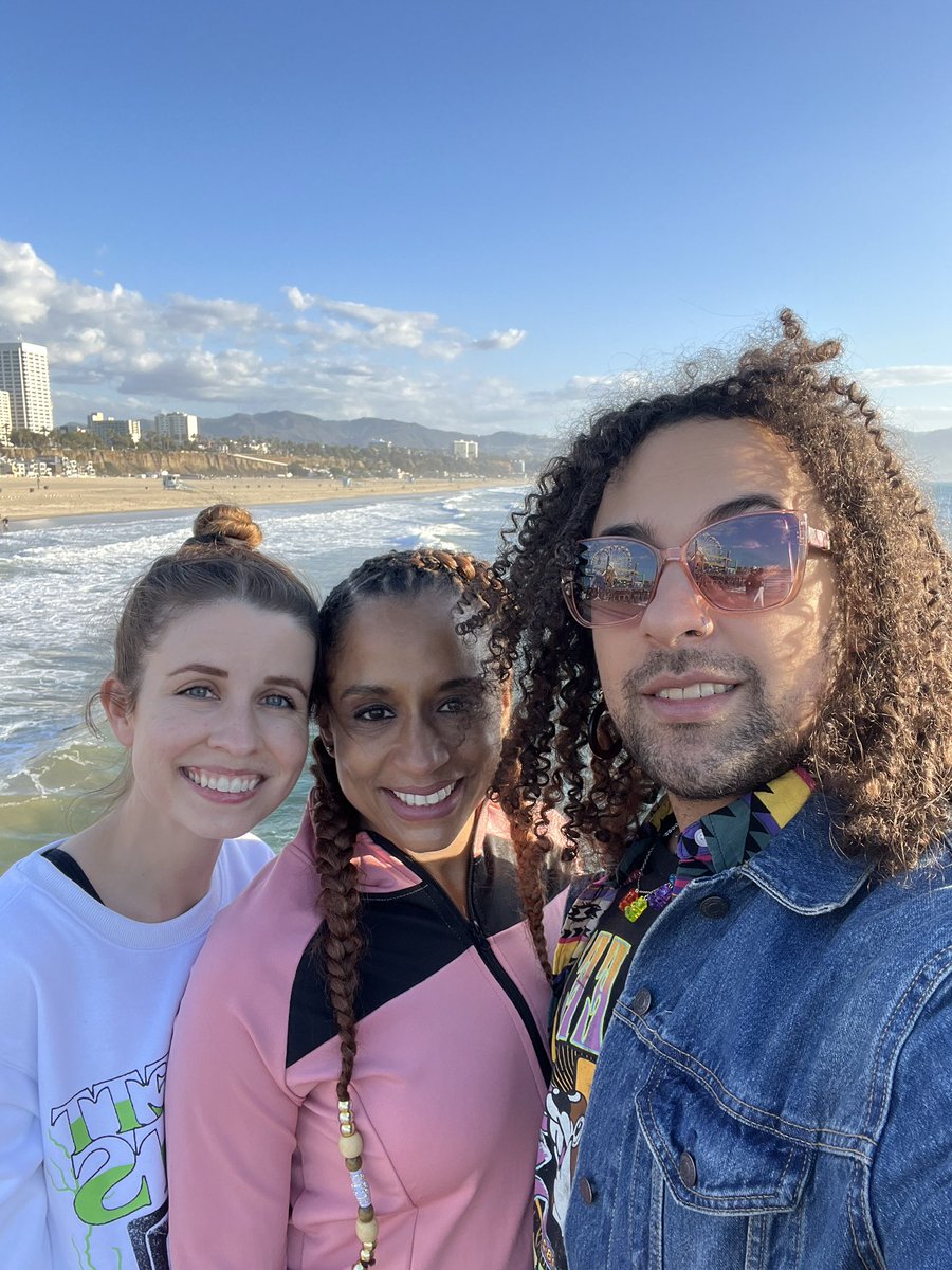 Ellie ⚡️ tweet media