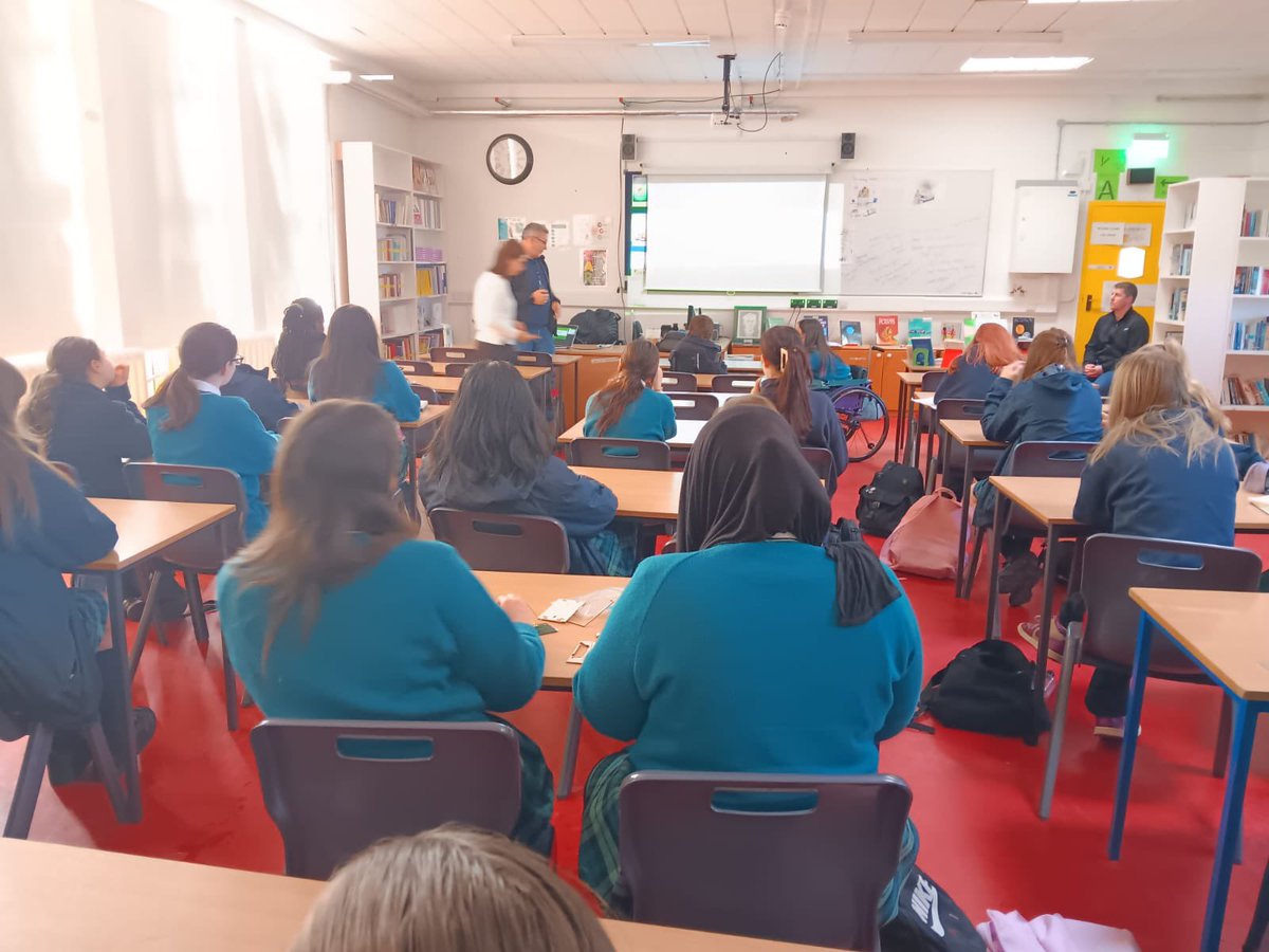 stpaulsg's tweet image. Second years attended their 2nd session with @BITCIreland and @awscloud today. Thanks to 
Andrew Dowling, Edel Littleton &amp;amp; Graham Jones who presented on Sustainability. The girls learned different ways to make their daily lives more sustainable. #AWSInCommunities @lecheiletrust1