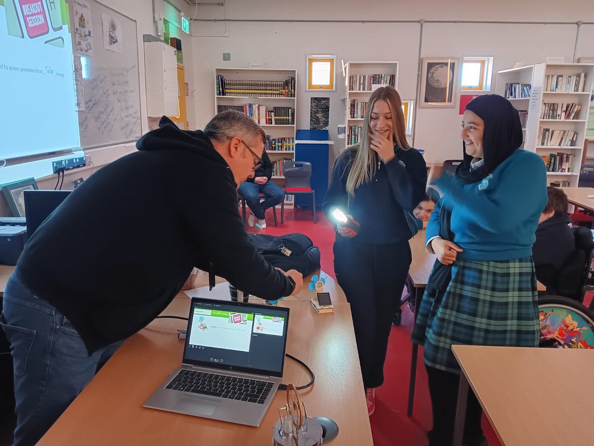 stpaulsg's tweet image. Second years attended their 2nd session with @BITCIreland and @awscloud today. Thanks to 
Andrew Dowling, Edel Littleton &amp;amp; Graham Jones who presented on Sustainability. The girls learned different ways to make their daily lives more sustainable. #AWSInCommunities @lecheiletrust1