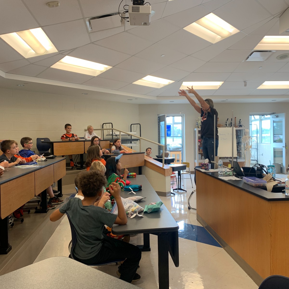 BuckeyeSchools's tweet photo. Classroom spotlight alert! Take a look at these snapshots from Mrs. Auber's fourth-grade scientific method lesson. Students participated in a group activity and were engaged with questions. https://t.co/HW4PdJHIYw