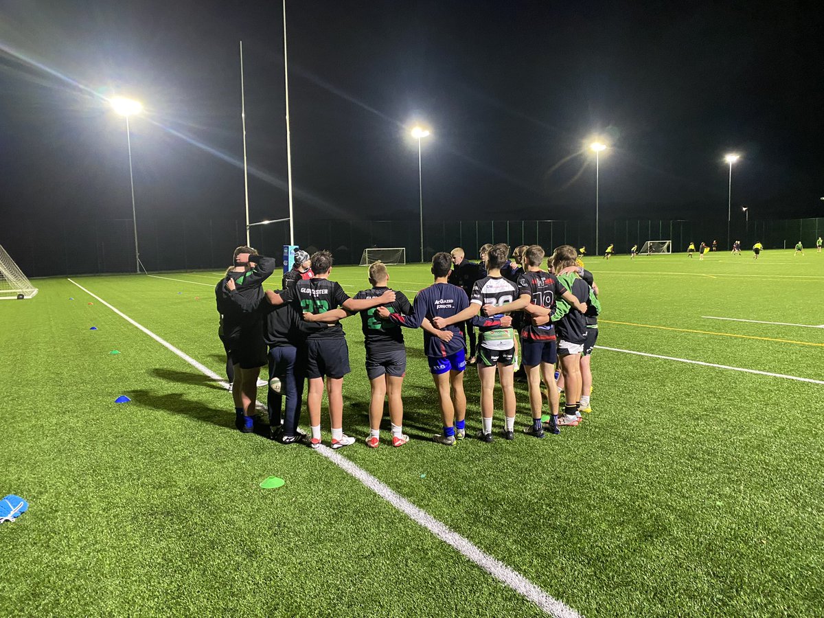 MichaelConnor06's tweet photo. Fantastic Friday night lights!!
Cardiff rugby EPP at the Vale followed by a cracking fixture between the Buns and Penallta youth!
#pathway
#youthrugbyrising #cardiffpathway https://t.co/ep3GEIVp7L