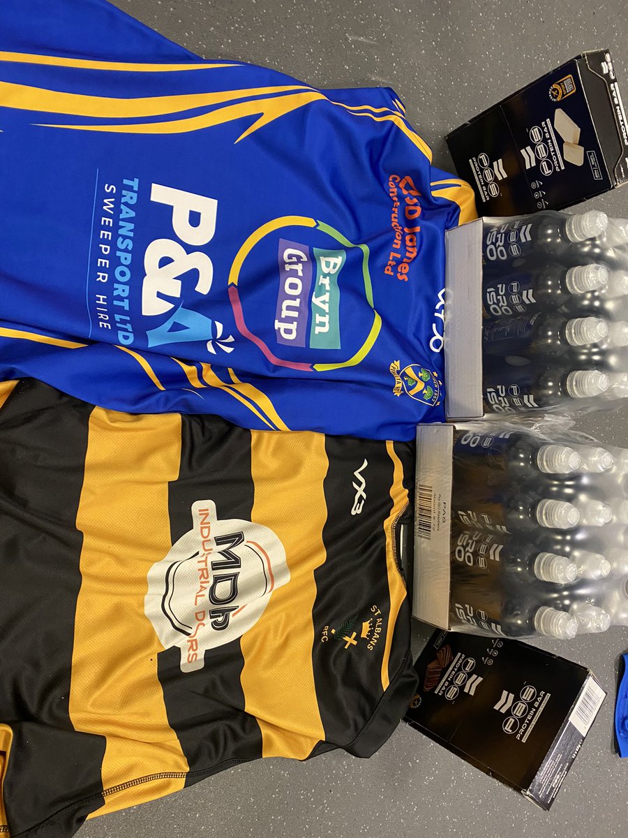 MichaelConnor06's tweet photo. Fantastic Friday night lights!!
Cardiff rugby EPP at the Vale followed by a cracking fixture between the Buns and Penallta youth!
#pathway
#youthrugbyrising #cardiffpathway https://t.co/ep3GEIVp7L