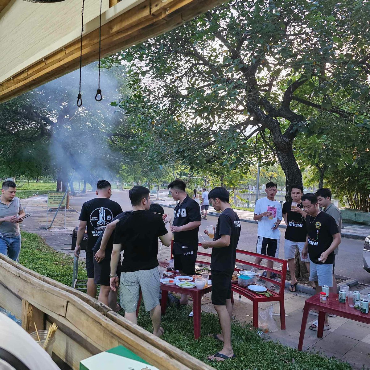 Micaetran_TCX's tweet photo. Đợt Pay này của X tiền về có vẻ đúng bản chất hơn ? CÓ THỂ BẠN CHƯA BIẾT CÁC ĐIỀU CUỐI BÀI ? 

- Ko còn hoa mỹ 1000$-2000$ như trước nữa. Có thể ngta chán với việc F12

- Làm nhiều tiền về tương đối , làm ít tiền về ít. 

- Ai bị chặn cáo sẽ dc thanh toán dường như thấp hơn nhiều ? 

- Tỷ lệ rời bỏ miếng bánh #X đang tăng. Vd trước 5 ông làm thì nay 100 ông làm. Còn hiện tại và sau chu kì pay này sẽ chỉ còn 60-70% 

- Các khoá học dạy kiếm tiền #X cũng nổi lên ? 

- Premium + cũng dc thanh toán như Premium thường, ko dc ưu ái hơn. 

- Tích vàng bay màu và hiện đang ko đăng ký được tại VN 

- Folow của bạn sẽ bị tụt sau mỗi đợt #Pay của #X 

- Những kênh #X tạo giá trị nội dung dường như đang thể hiện và chứng minh dc ở #X ko thể ăn xổi trong thời gian sắp tới. 

- Các kênh có chủ để Thể thao, Nấu ăn, Du Lịch.... tỷ lệ thanh toán ít gấp 3 so với chủ để crypto, tài chính. 

- Kol Việt Nam đang dần mọc lên rất nhiều trên #X 

- Có tổng cộng 1.4  tỷ account trên #X. 80% số này đến từ công dân Hoa kỳ.  80% là xài X qua thiết bị di động ,70% người dùng #X là Nam giới. Họ xài 30-60P trên #X 

- Có khoảng 390 Triệu người dùng trên #X trong đó 11% là Bot và 24.6% đã xác minh. 
 Nhật bản chiếm 60M, Ấn độ , Indo, Brazil mỗi nước 21M. Việt nam mới khoảng 2M ( tính cả clone) Còn đâu Hoa Kỳ chiếm lĩnh hết 

- 35.67% doanh nghiệp B2B sử dụng Twitter làm công cụ marketing quảng cáo 

- 83% các thủ tướng  trên thế giới đang hđ  trên #X 

- Doanh thu của X vẫn lỗ ròng 80% so với cùng kì các năm musk chưa mua #X 

- Trung bình có 160 triệu quảng cáo được hiển thị trên #X 

- Các tk với lượng folow khủng : @elonmusk ; @BarackObama ; @katyperry ; @Rihanna ; @Cristiano 

- Nếu bạn folow @Micaetran_TCX và để lại coment số tiền nhận được từ #X đợt này  dưới bài viết thì mình sẽ ghé tường chúc mừng bạn.  Thấy hữu ích cho mình 1 Like 1 RT bài. 

#X #BuildX #BTC #Crypto #Mmo #Xpay #CheoX