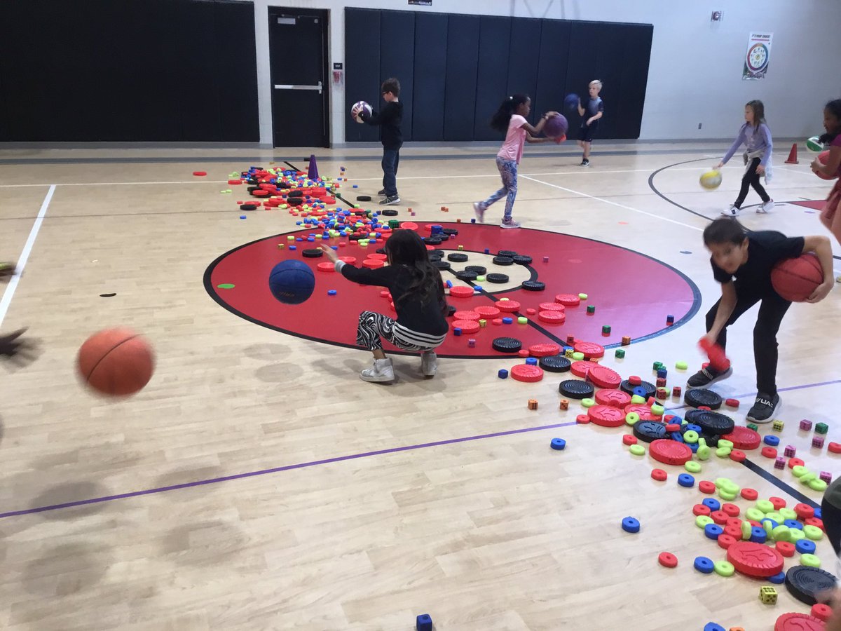 WWEPhysEd's tweet photo. Thanks @CoachPirillo for a fun dribbling activity called Architect. Our @WWECardinals loved being creative with their designs. @melissaisd #MelissaSchools #WWEmpowers https://t.co/9dLrxz2PVO